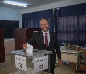 Hasan Sadıkoğlu oyunu kullandı