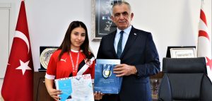 Bakan Çavuşoğlu, Büşra Bilgen’i kabul etti