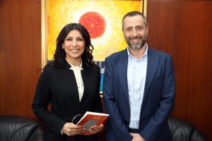 “Kuzey Kıbrıs’ta Yolsuzluk Algısı: 2021 Raporu” başlıklı çalışma, Cumhuriyet Meclisi Başkan Yardımcısı Fazilet Özdenefe’ye sunuldu