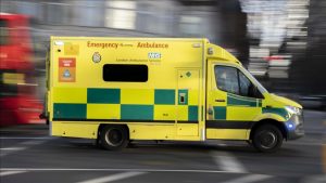 İngiltere ve Galler’de binlerce ambulans çalışanı greve gitti