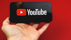 YouTube yeni özelliklerini belirlemek için anket açtı