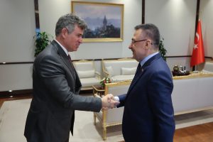 TC Cumhurbaşkanı Yardımcısı Oktay, Türkiye’nin Lefkoşa Büyükelçisi Feyzioğlu’nu kabul etti