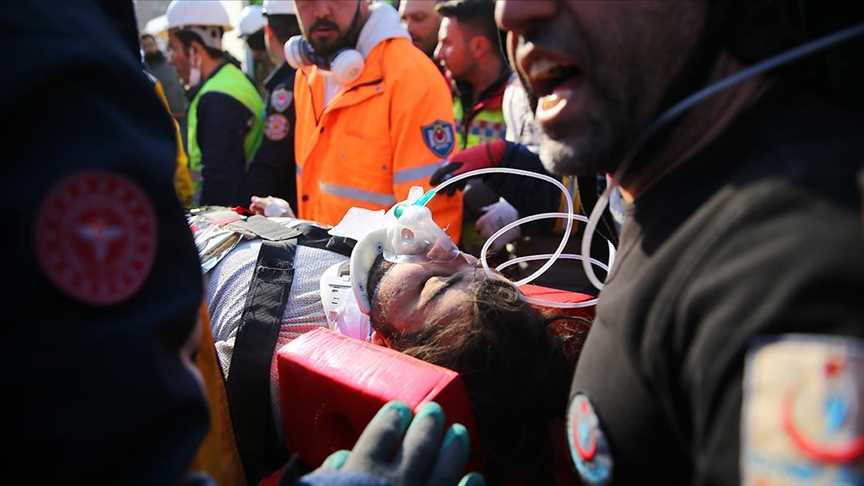 Hatay’da enkaz altında kalan radyoloji teknisyeni depremin 132. saatinde kurtarıldı