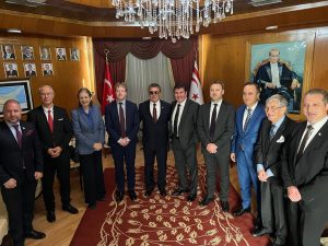 Başbakan Üstel,İngiliz Parlamenter heyetini kabul etti