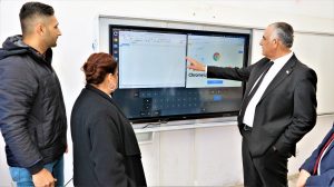 Eğitim materyallerinin ve akıllı tahtaların kurulumu devam ediyor