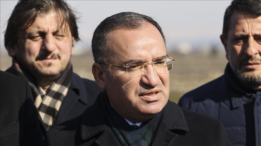 TC Adalet Bakanı Bozdağ: “Depremde yıkılan binalarla ilgili 245 şüpheli hakkında işlem yapıldı, 54 kişi tutuklandı