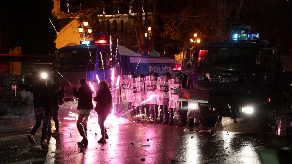 Gürcistan’da halkı sokağa döken yasa tasarısı geri çekildi