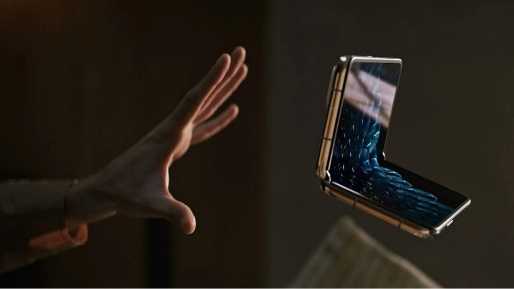 OnePlus doğruladı! Katlanabilir telefon resmen geliyor