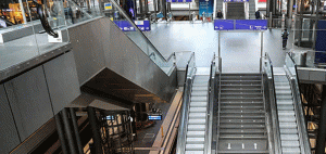 Almanya’da son 31 yılın en büyük grevi ulaşımı felç etti