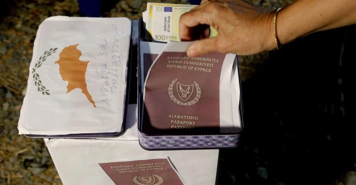 Anastasiadis, bazı bakanlar ve DİSİ aleyhinde “altın pasaport” soruşturması