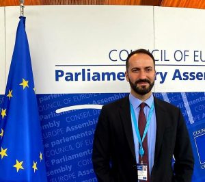 Candan, “Şampiyon Melekleri” Paris’te AKPA gündemine taşıdı