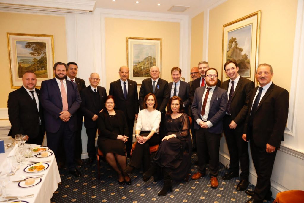 Cumhurbaşkanı Tatar, İngiliz gazetecilerle bir araya geldi