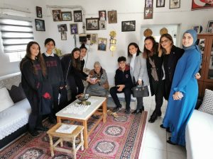 Lapta Yavuzlar Lisesi öğrencileri yaşlıları ziyaret etti