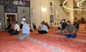 İlk teravih namazı dün akşam kılındı