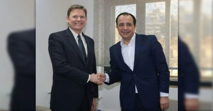 Stewart, Hristodulidis’le görüştü