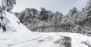 Trodos'a giden yollar kapandı