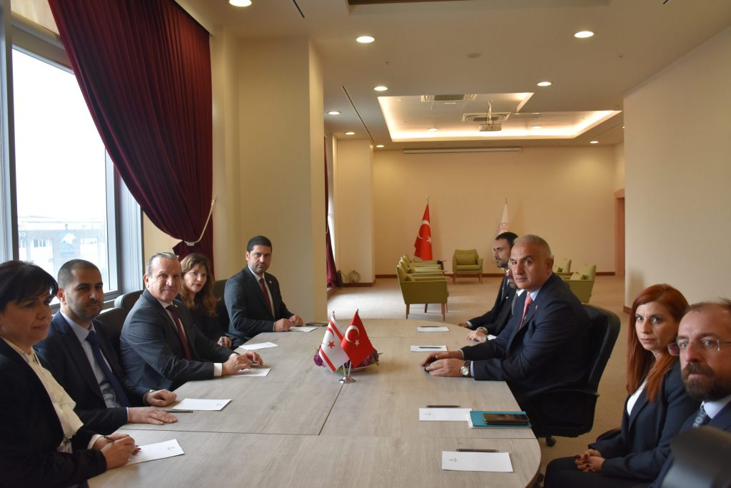 Ataoğlu, EMİTT Fuarı’nda TC Turizm Bakanı Ersoy ile bir araya geldi