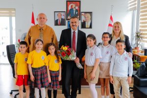 Öğrenciler, Gazimağusa Belediye Başkanı Uluçay’ı ziyaret etti
