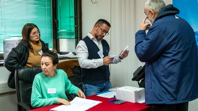 Karadağ’da cumhurbaşkanı seçiminin ikinci turunda oy kullanma işlemi başladı