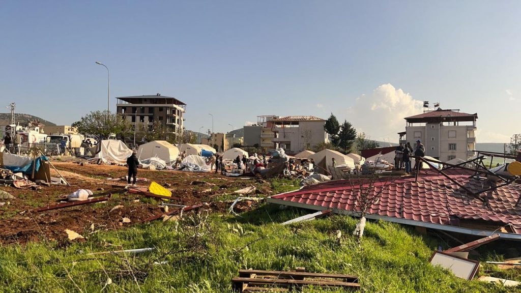 Kahramanmaraş’ta fırtına ve hortum: 1 ölü, 44 yaralı