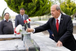 Cumhurbaşkanı Tatar, Muratağa-Sandallar ve Atlılar, şehitliklerini ziyaret etti