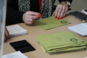 Türkiye’de sınır kapılarında oy verme işlemi başladı