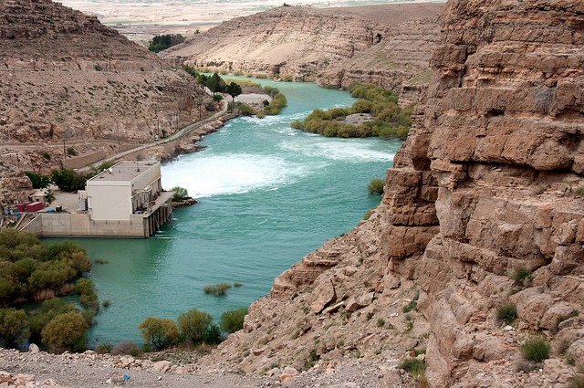 İran ile Taliban yönetimi arasında su krizi