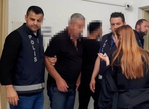 Öğrenciye cinsel tacizde bulunduğu iddia edilen şoför mahkemeye çıkarıldı