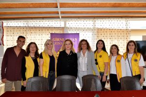 Cumhurbaşkanı’nın eşi Sibel Tatar’dan Lapta Huzurevi’ne “Anneler Günü” ziyareti