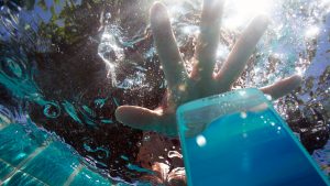 Bu video ile suya düşen telefonunuzu kurtarın!