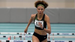 Kıbrılı Türk atlet Buse Savaşkan, Polonya’da Türkiye adına yarıştığı yarışmada altın madalya kazandı