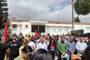 KTÖS ve KTOEÖS tasarının geri çekilmesi için Meclis önünde eylem yaptı