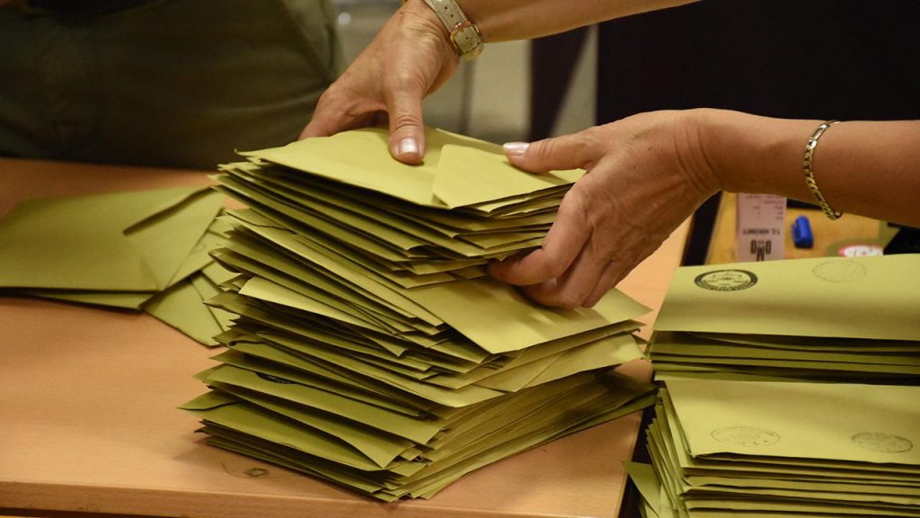 Türkiye’deki Cumhurbaşkanlığı seçimlerinin ikinci turu için seçmenler KKTC’de 20-24 Mayıs tarihleri arasında oy kullanılabilecek