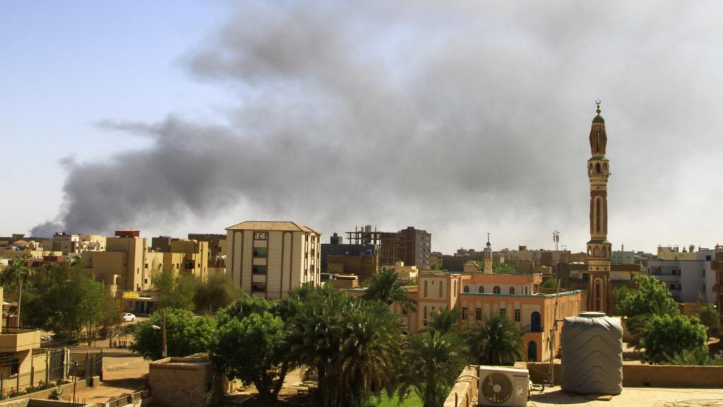 Sudan’da ateşkesin bitmesine saatler kala çatışmalar şiddetlendi