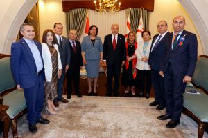 Cumhurbaşkanı Ersin Tatar, Azerbaycan-Kıbrıs Dostluk Cemiyeti heyetini kabul etti