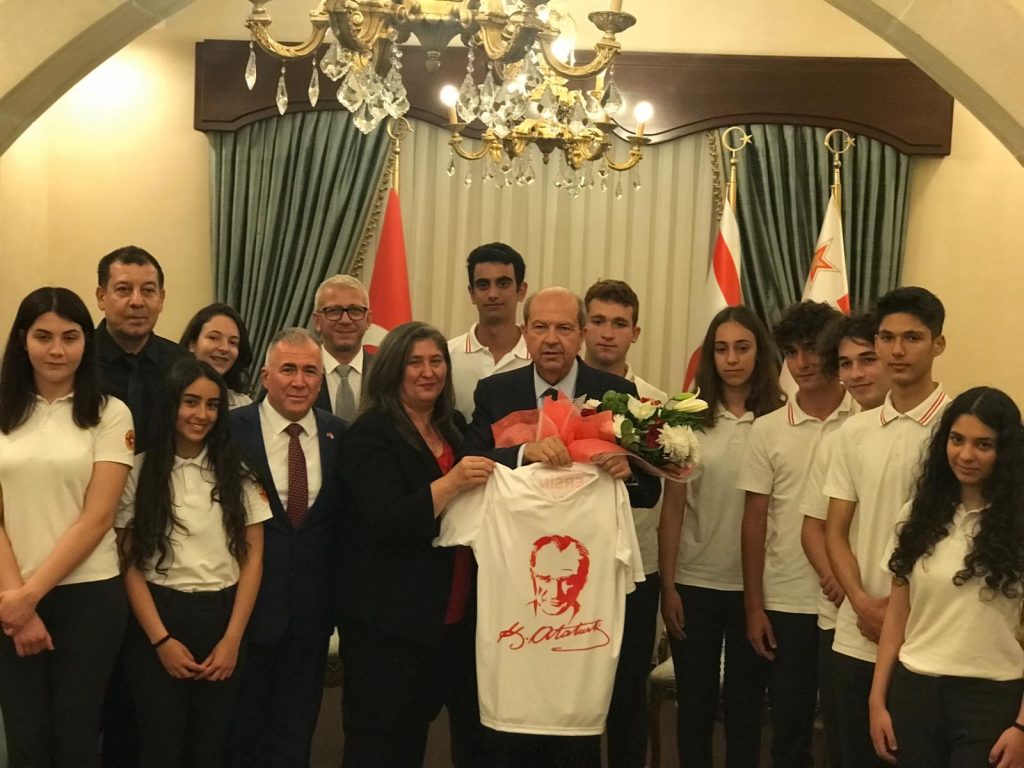 Cumhurbaşkanı Tatar, Bülent Ecevit Anadolu Lisesi’ni kabul etti