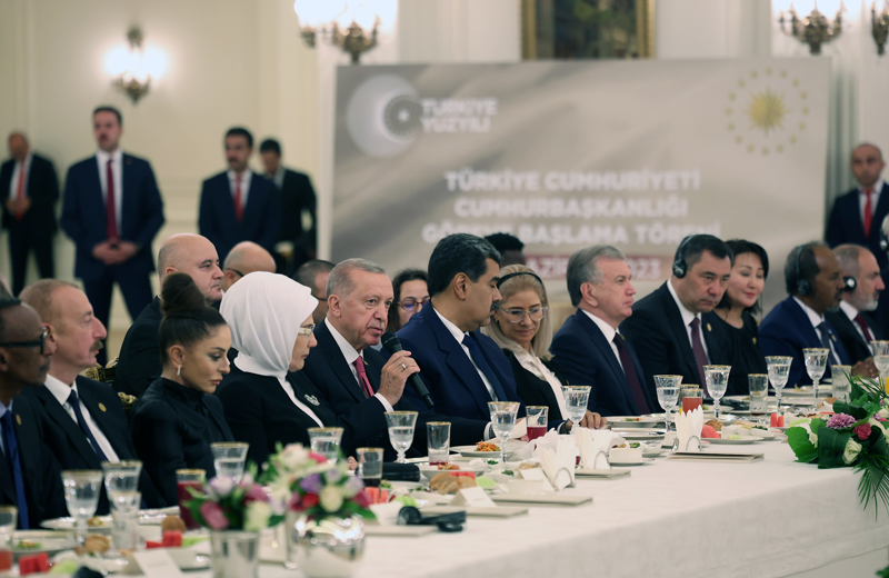 Erdoğan:Yönümüz hem batıya hem doğuya dönük olacak ama asıl istikametimiz doğruya, hakikate ve adaletedir