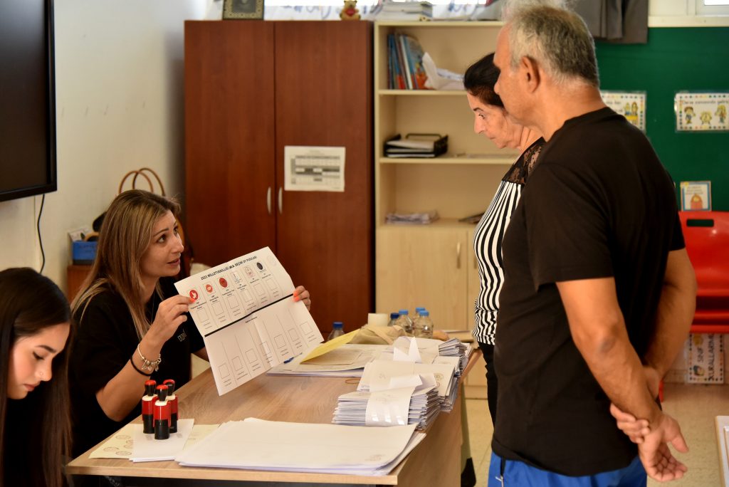 Seçime katılım oranı 13.00 itibarıyla yüzde 12.40