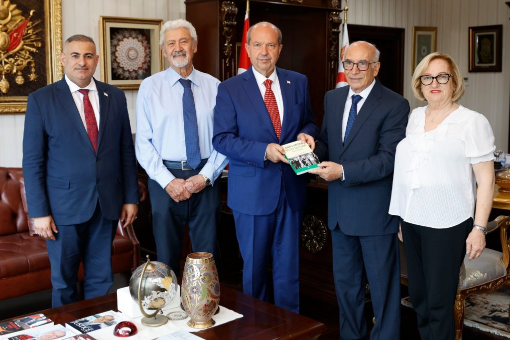 Cumhurbaşkanı Tatar’a kitap takdimi