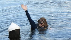 “Denizaltında en uzun süre yaşama” rekorunu kıran bilim insanı yüzeye çıktı