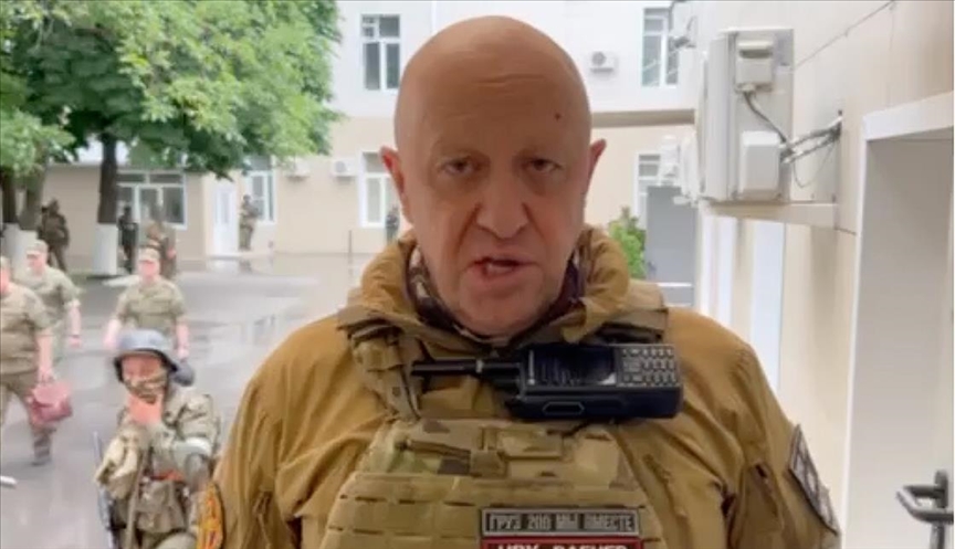 Wagner’in kurucusu Prigojin: Konvoylarımızı geri çeviriyor ve saha kamplarına geri dönüyoruz