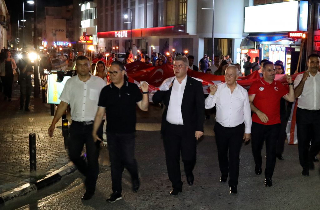 “Bayrak Yürüyüşü” düzenlendi