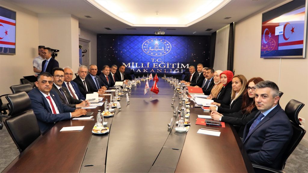 Çavuşoğlu, Ankara’da TC Milli Eğitim Bakanı Tekin ile görüştü