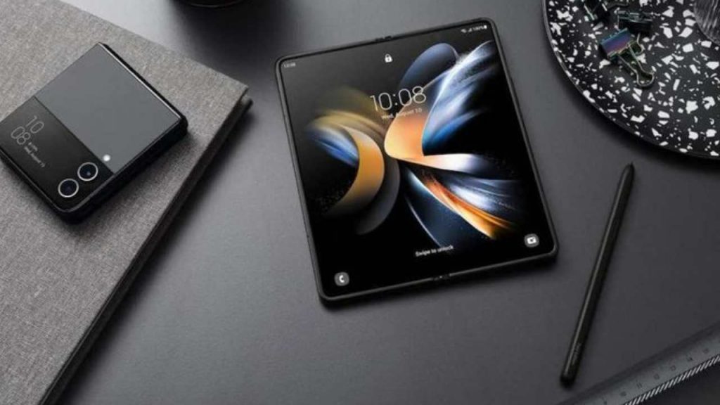 Samsung, Galaxy Z Fold 5 ile katlanabilir telefonlarının en büyük sorununu çözecek!