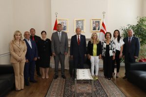 Tatar, Londra temasları kapsamında Kıbrıs Türk Dernekleri Konseyi başkan ve üyelerini kabul etti