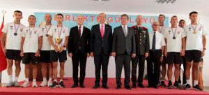 16 kilometrelik  Mukavemet Yol Koşusu, ardından ise ödül töreni yapıldı