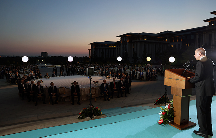 Erdoğan, büyükelçilere hitap etti: “Kimseyle, özellikle komşularımızla çözülemeyecek hiçbir meselemiz yoktur”
