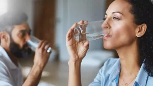 Yetersiz sıvı tüketimi kalp ve hipertansiyon hastalarını olumsuz etkiliyor