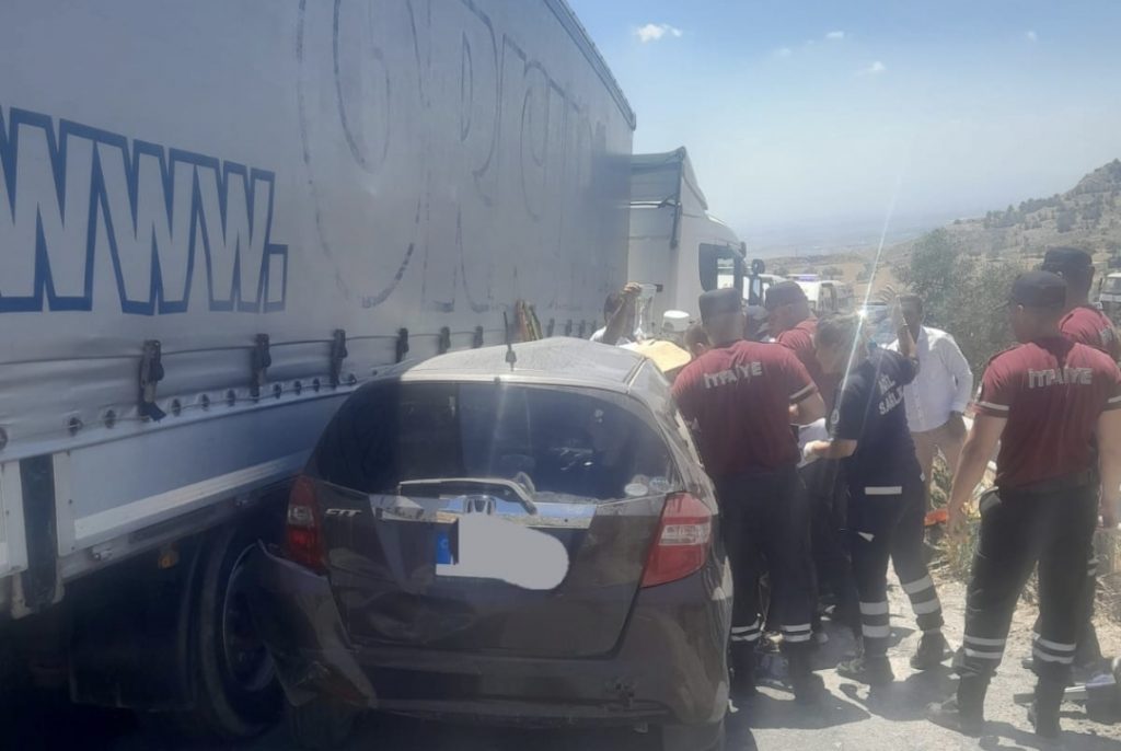 Dağ yolu yeniden trafiğe açıldı