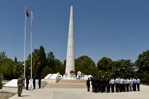 Cumhuriyet Parkı Anıtı’nda çelenk sunma töreni yapıldı